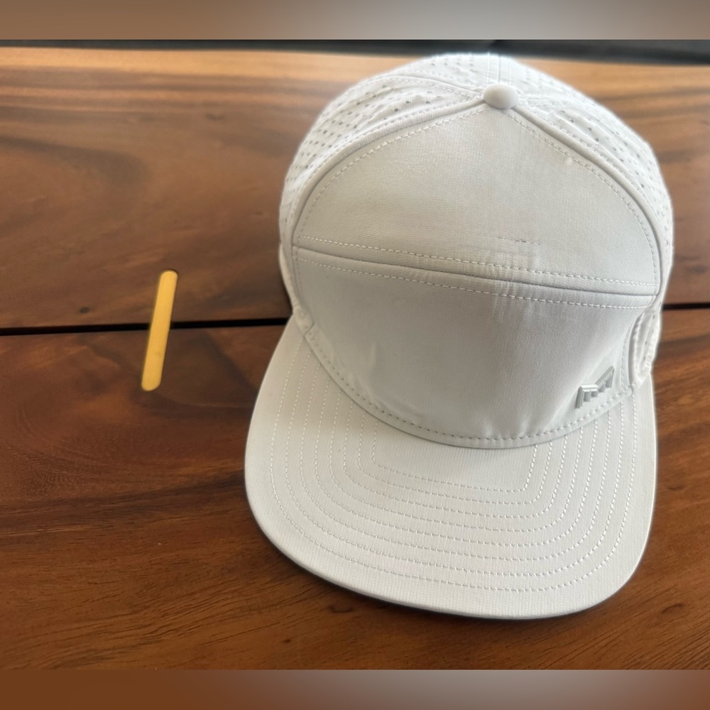 🔥Melin Hydro💧White, flat-billed Hat